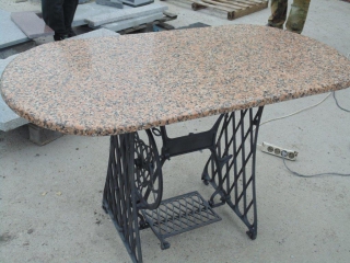 stół z kamienia